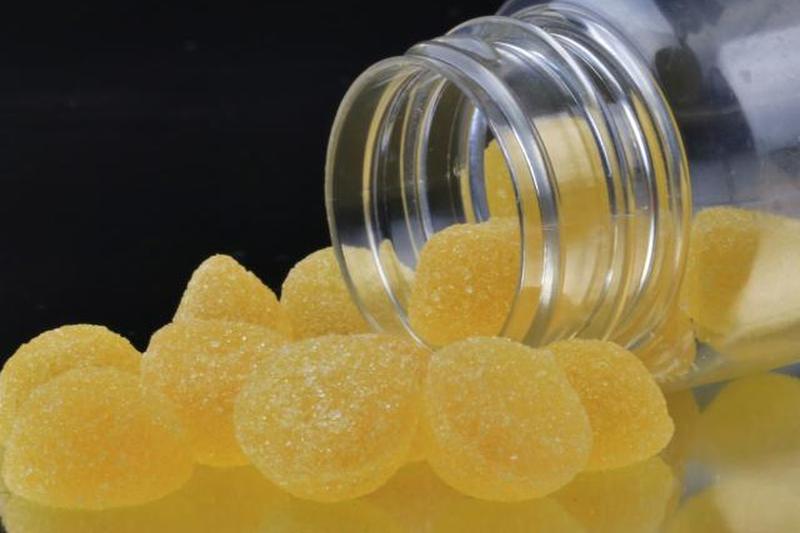 Бутылка жевательных витаминов