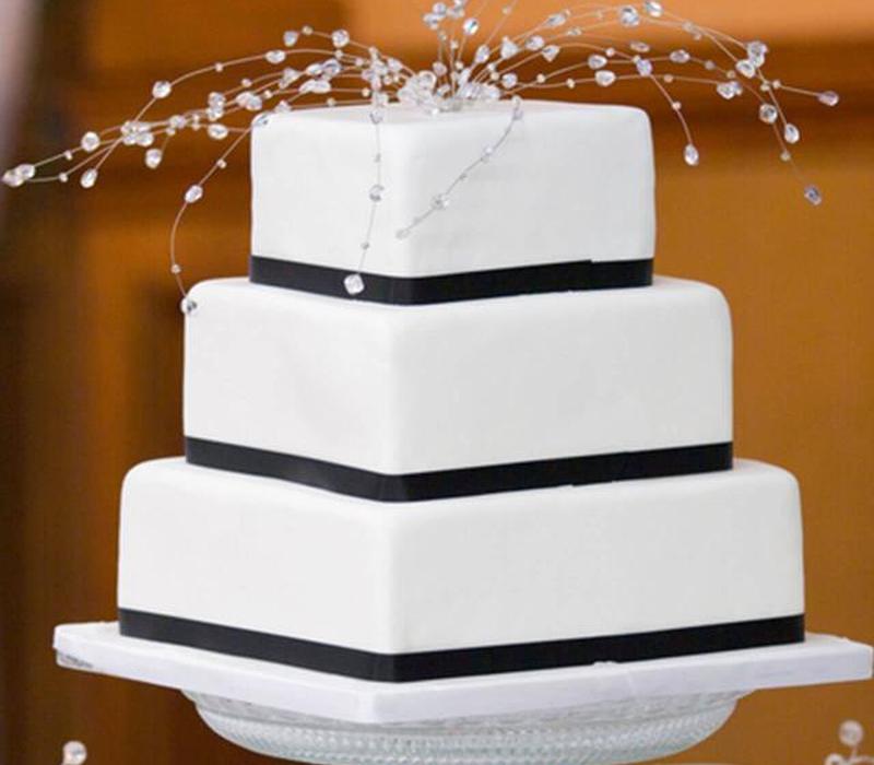 https://cf.ltkcdn.net/weddings/images/slide/266400-850x744-crystal-cake.jpg