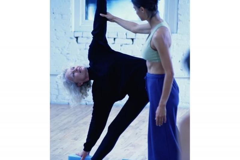 Трикасана с инструктором